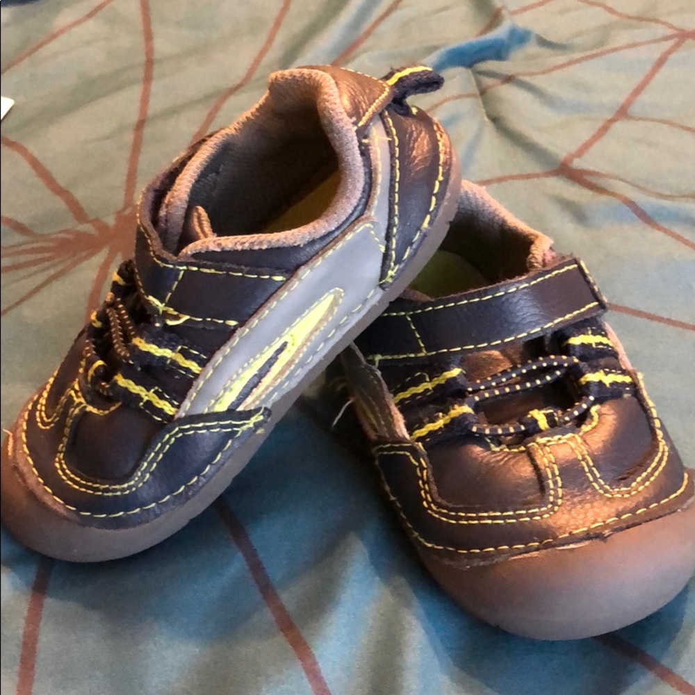 VGUC toddler shoes
